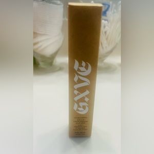 GIVE Double Dippin’ 2 in 1 lip color remover & mask